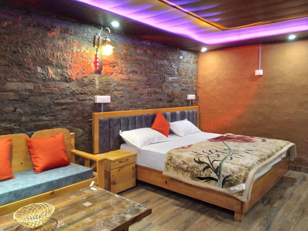 Nature Villaas Basa Homestay Pauri エクステリア 写真