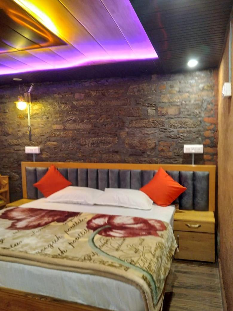 Nature Villaas Basa Homestay Pauri エクステリア 写真