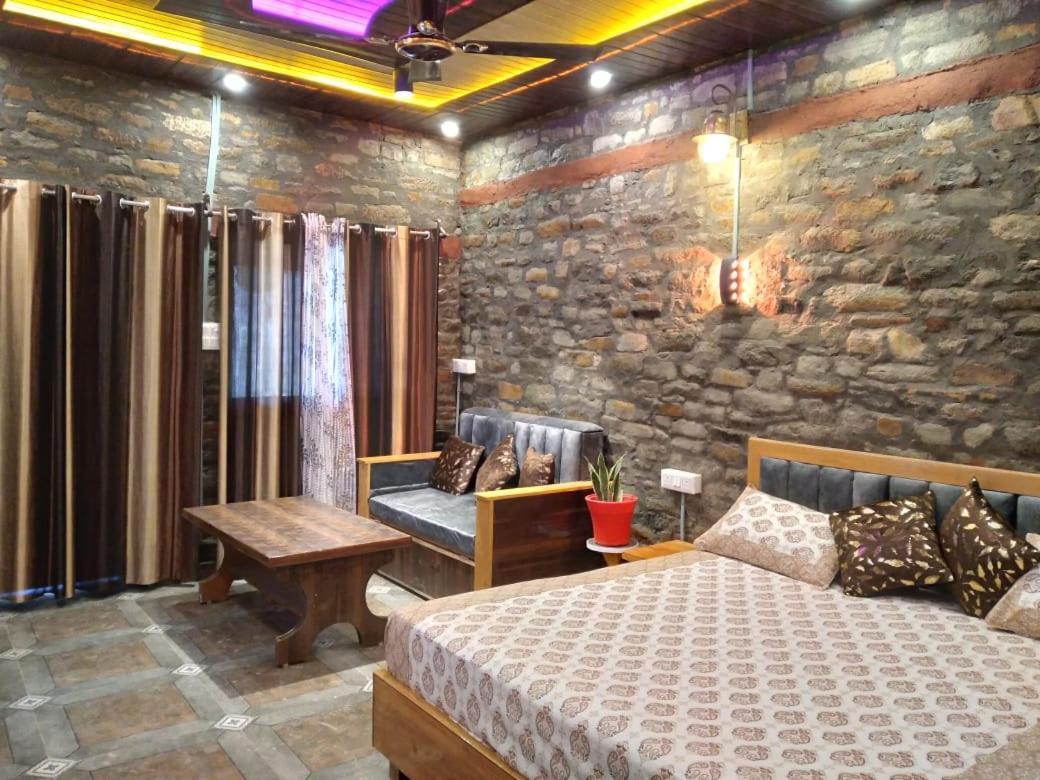 Nature Villaas Basa Homestay Pauri エクステリア 写真