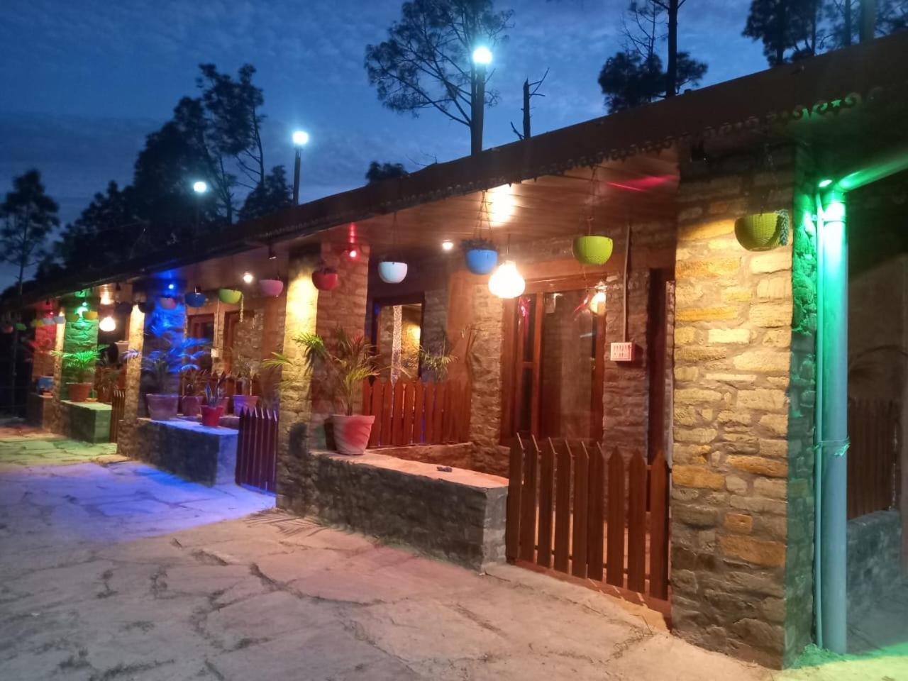 Nature Villaas Basa Homestay Pauri エクステリア 写真