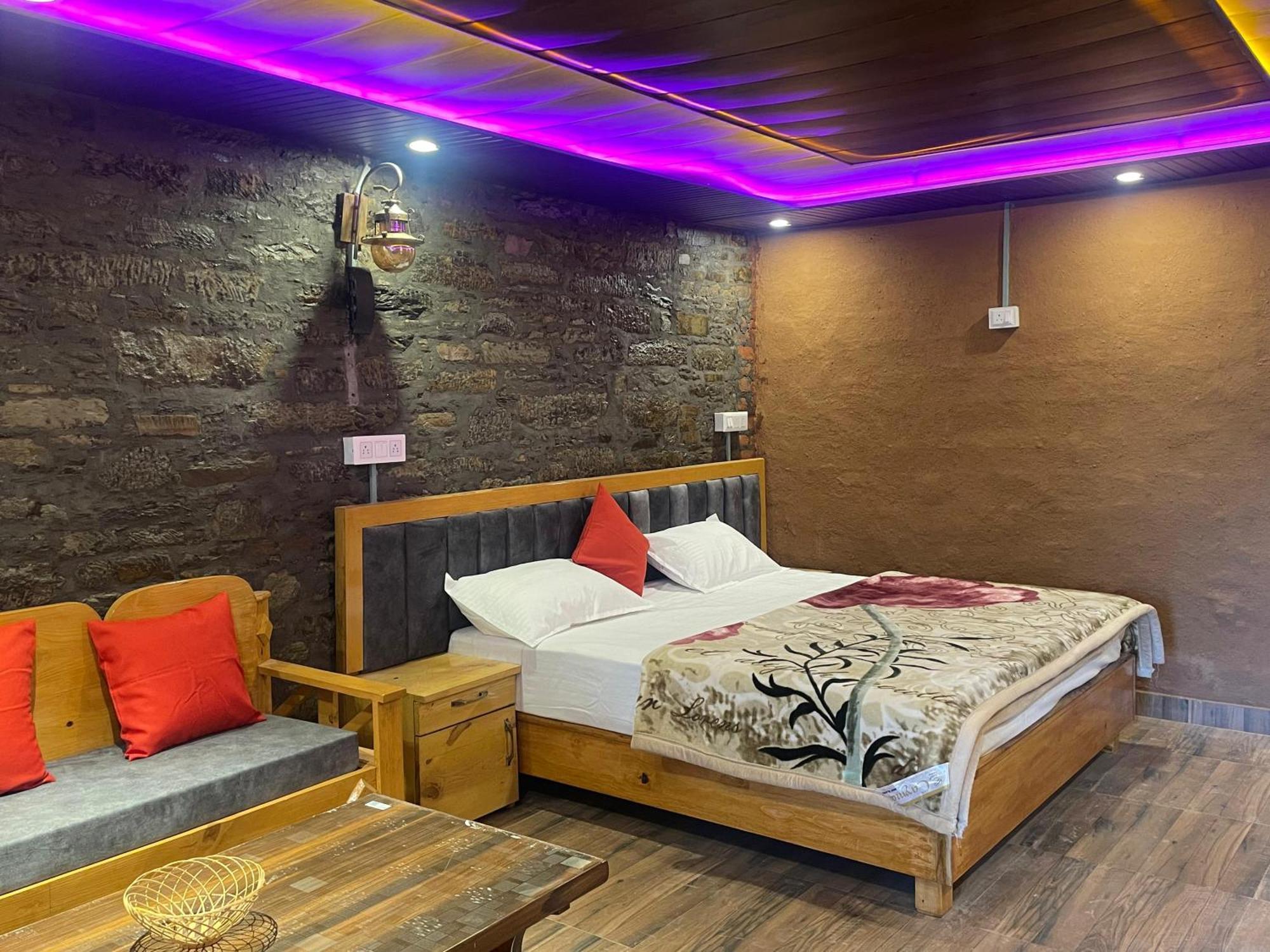 Nature Villaas Basa Homestay Pauri エクステリア 写真