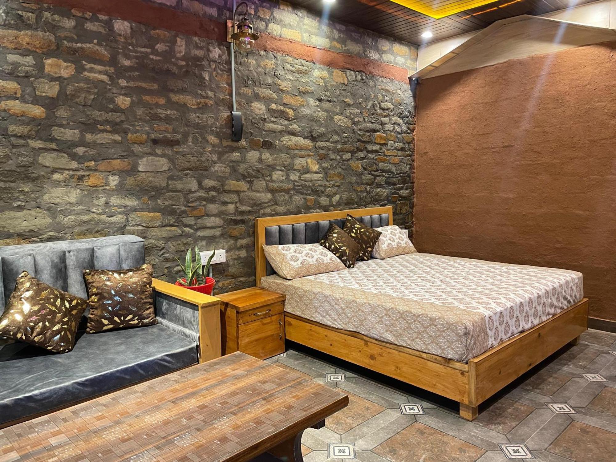 Nature Villaas Basa Homestay Pauri エクステリア 写真