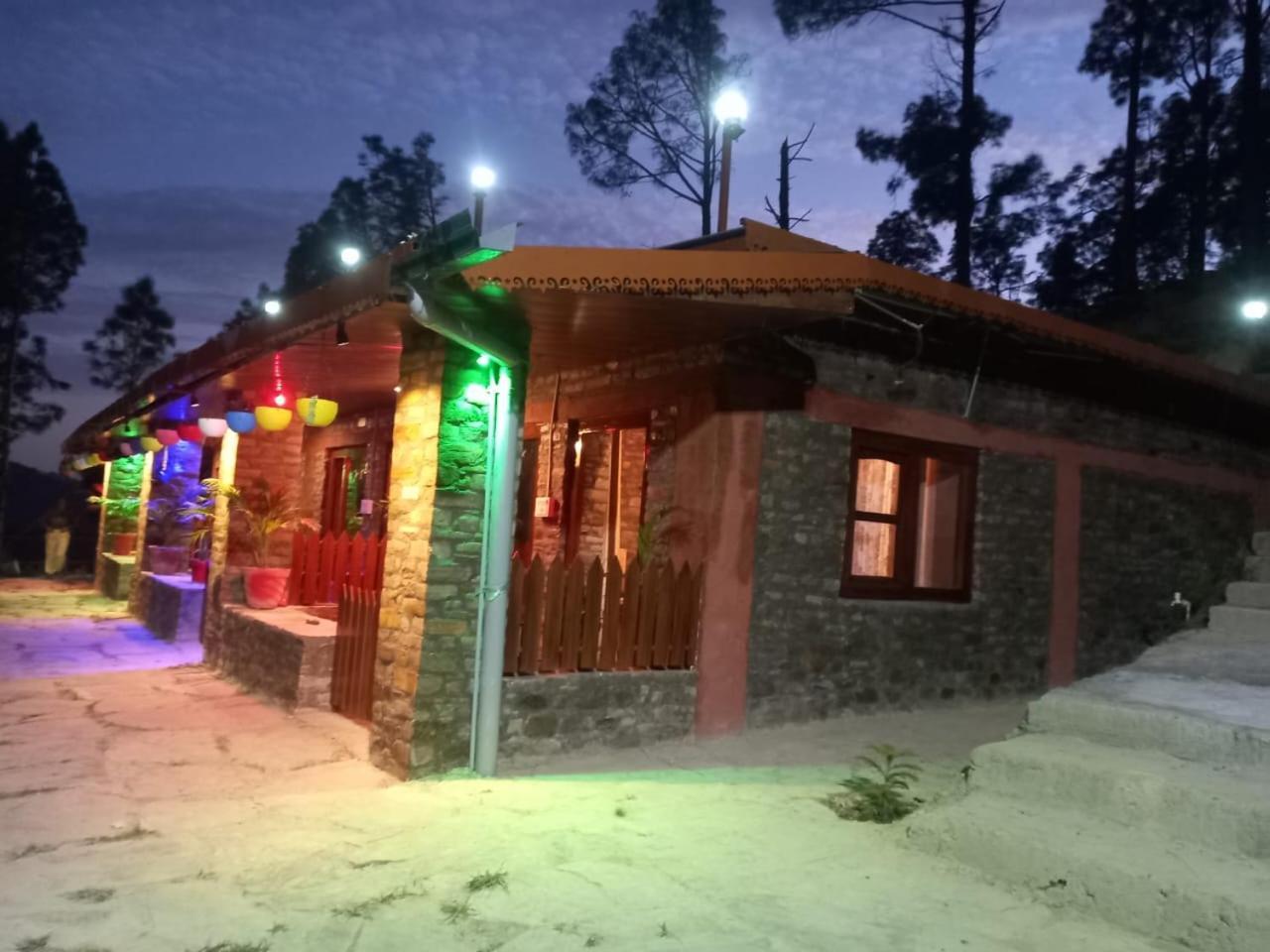 Nature Villaas Basa Homestay Pauri エクステリア 写真