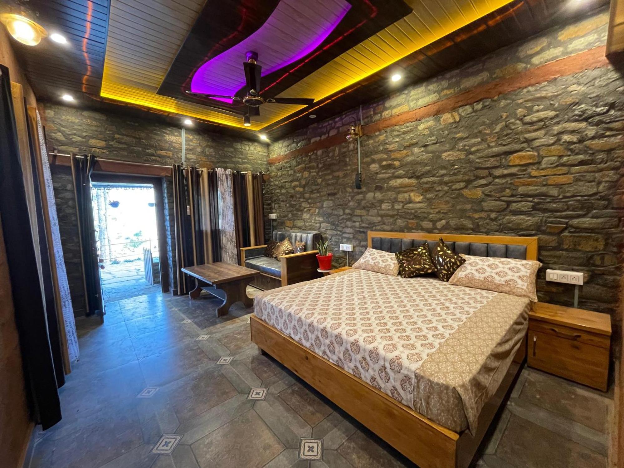 Nature Villaas Basa Homestay Pauri エクステリア 写真