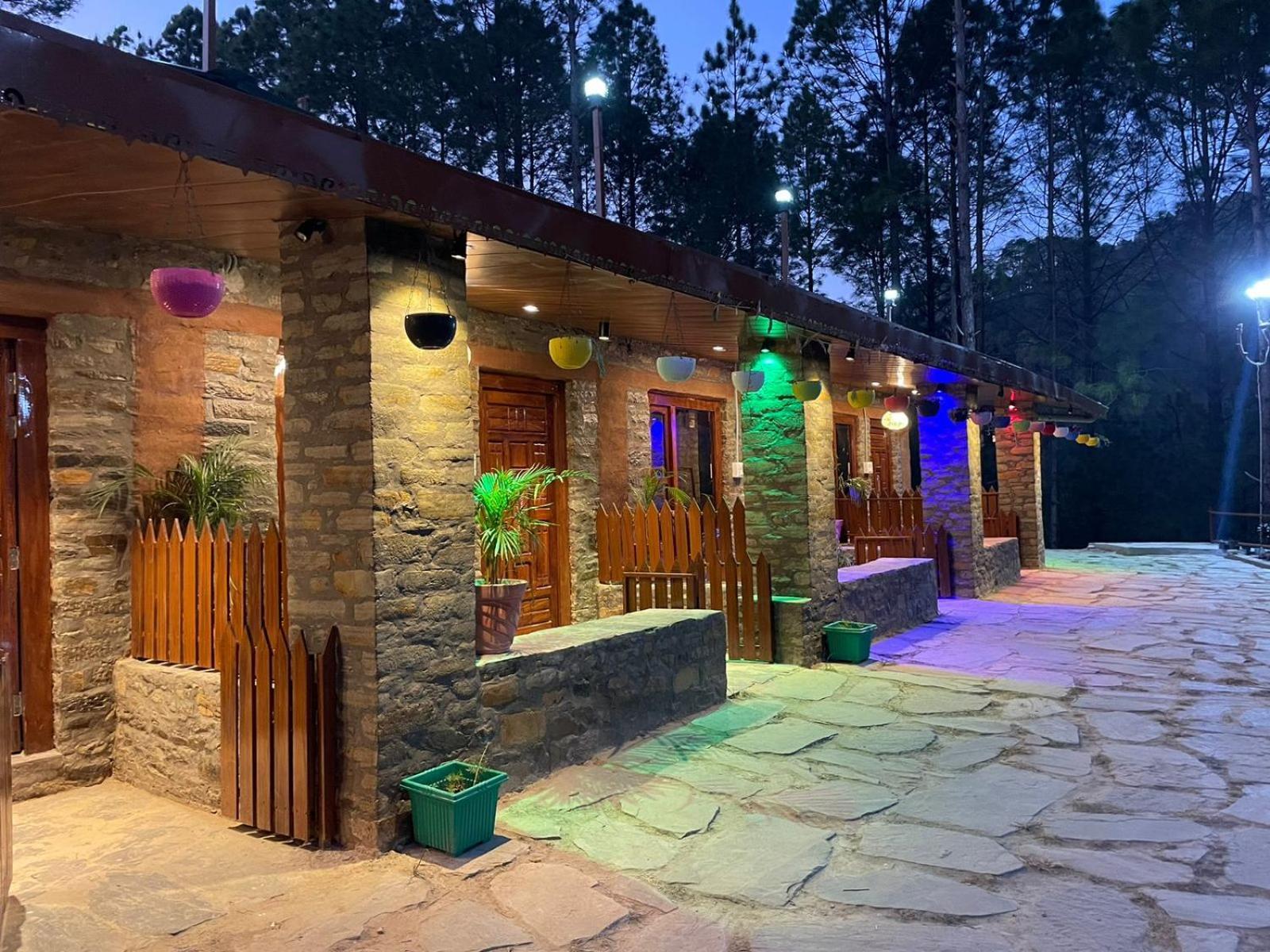 Nature Villaas Basa Homestay Pauri エクステリア 写真