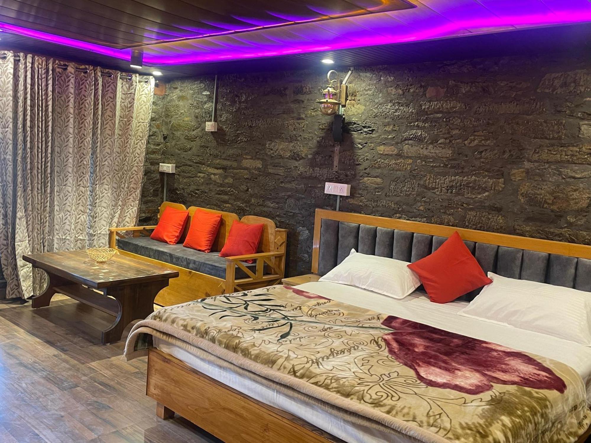 Nature Villaas Basa Homestay Pauri エクステリア 写真