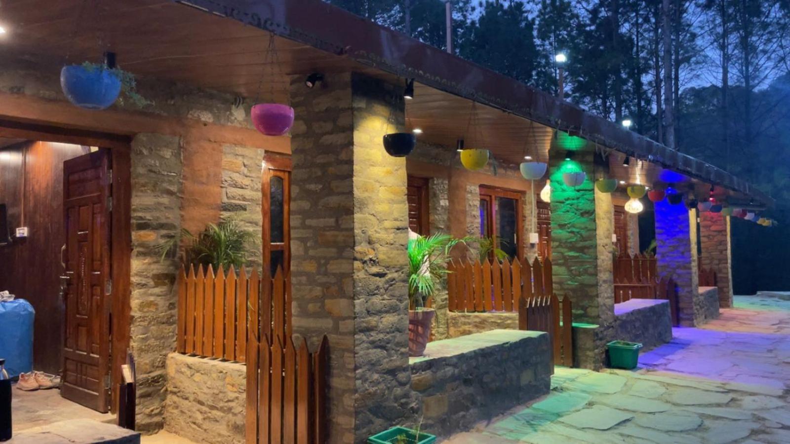 Nature Villaas Basa Homestay Pauri エクステリア 写真