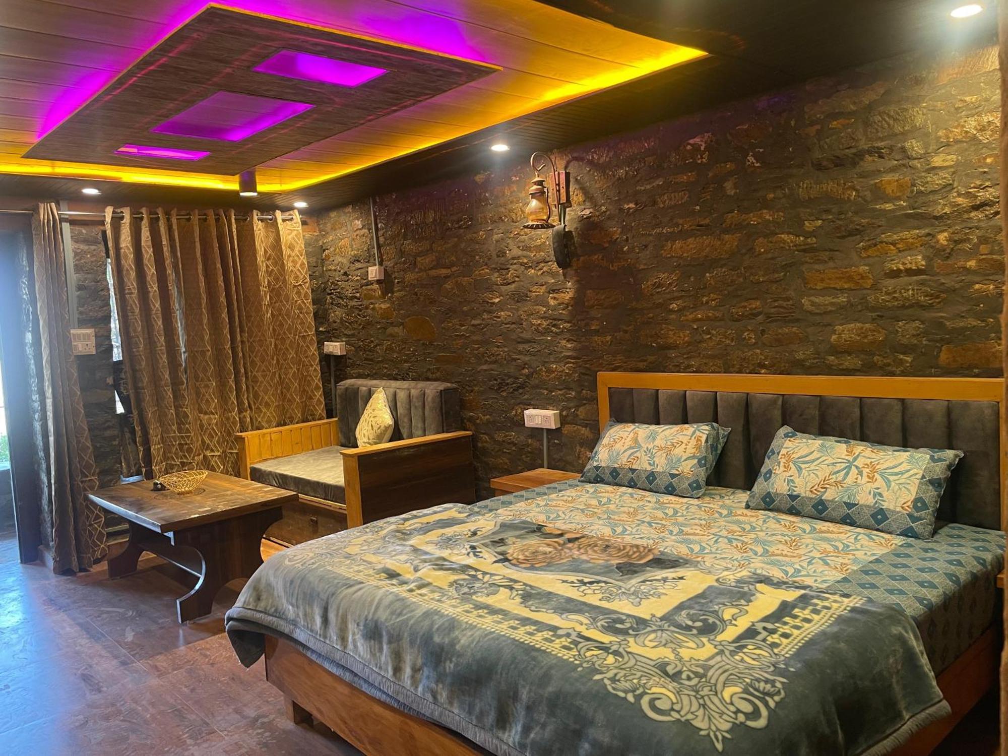 Nature Villaas Basa Homestay Pauri エクステリア 写真