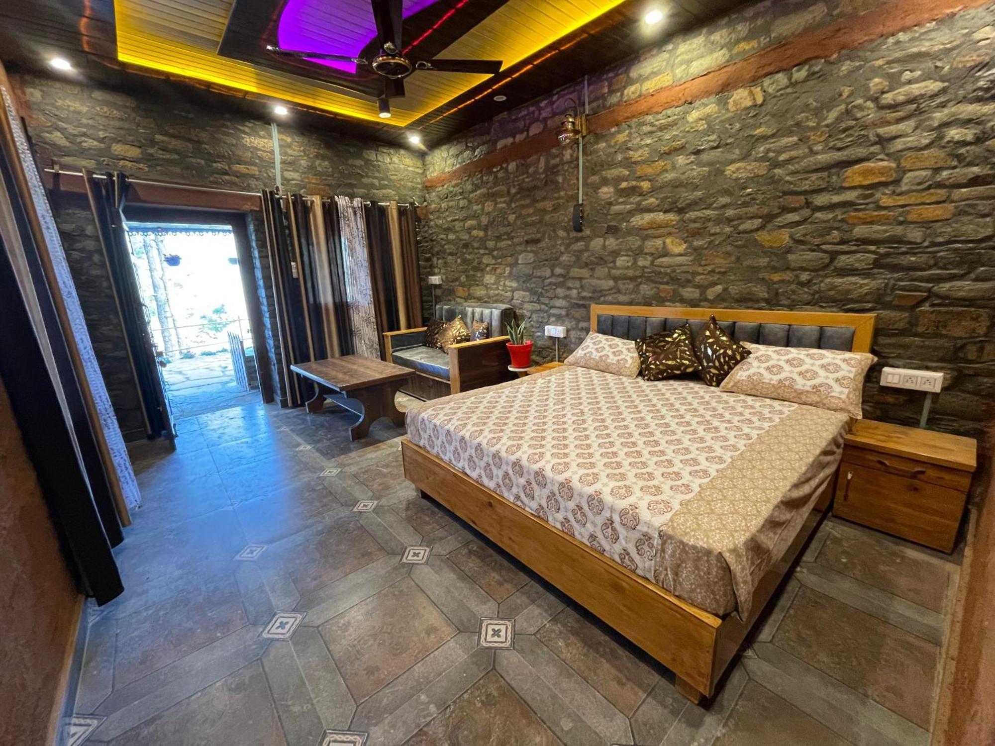 Nature Villaas Basa Homestay Pauri エクステリア 写真