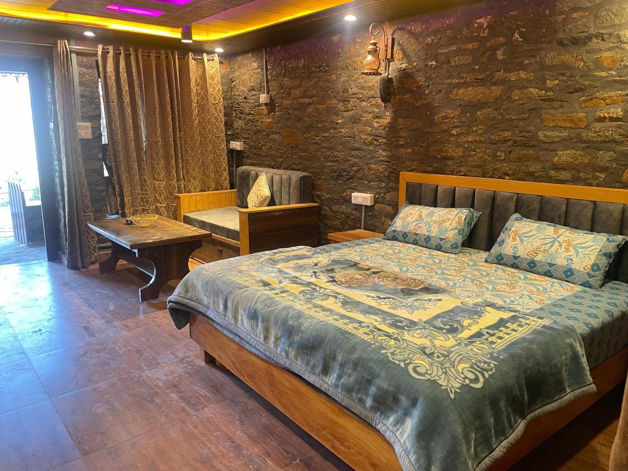Nature Villaas Basa Homestay Pauri エクステリア 写真